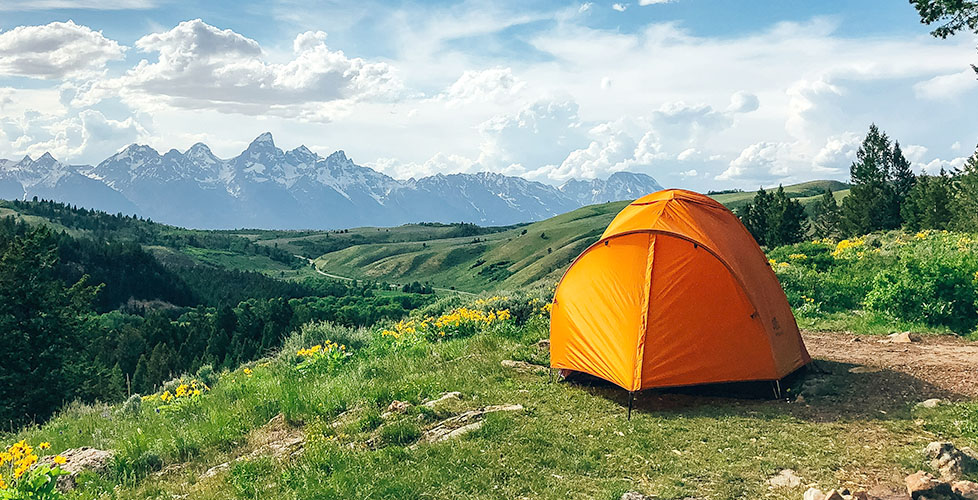 快適に過ごすためのテント選びと設営のポイント